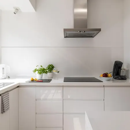 Weloveoostende: Renovated Beachside Apartment *