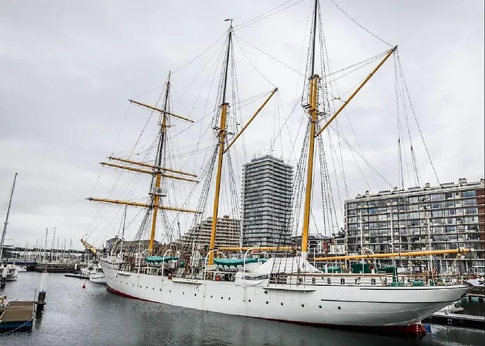 Weloveoostende - Newly Renovated Large 150m From The - Including Bed Sheets And Final Clea-ning